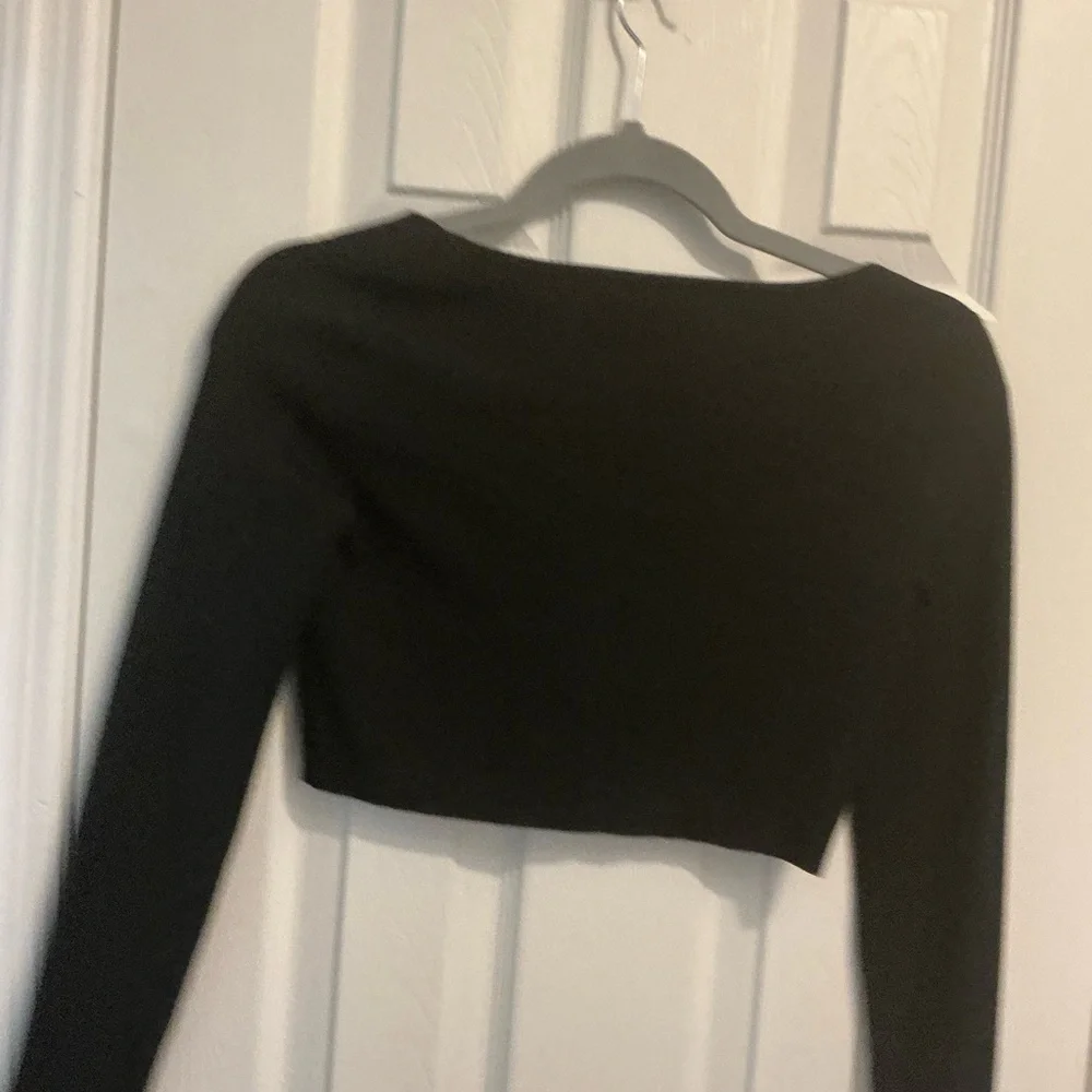 Black Long Sleeve Crop Top/ cardigan - Picture 4 of 6